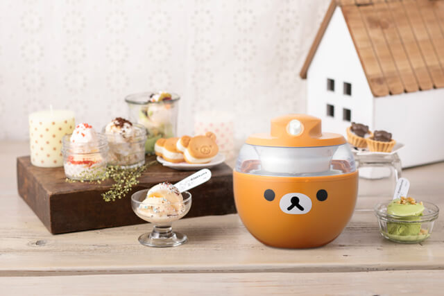 「アイスクリームメーカー」と「アイスクリームスプーン」