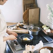 一人暮らしにはIHクッキングヒーターがおすすめ？メリットやデメリットを解説